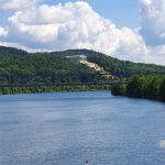 Ein-griechischer-Tempel-mitten-in-Bayern