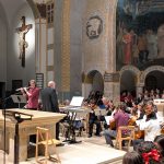 Großes Orchester mit Ferdinand Radlmair als Soloflötist